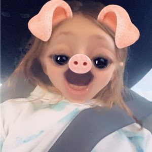 Meet your Posher, Claire